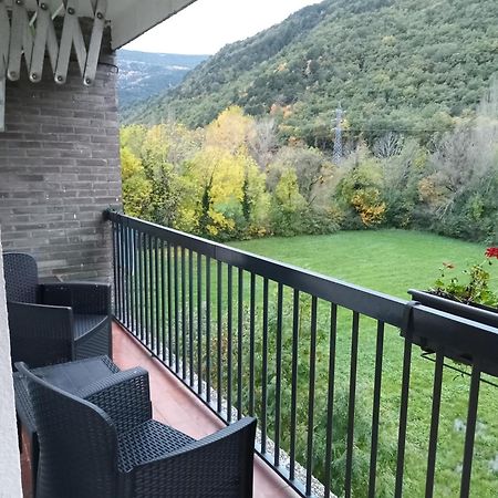 Apartamentos Valle De Tena - Biescas 3000 المظهر الخارجي الصورة
