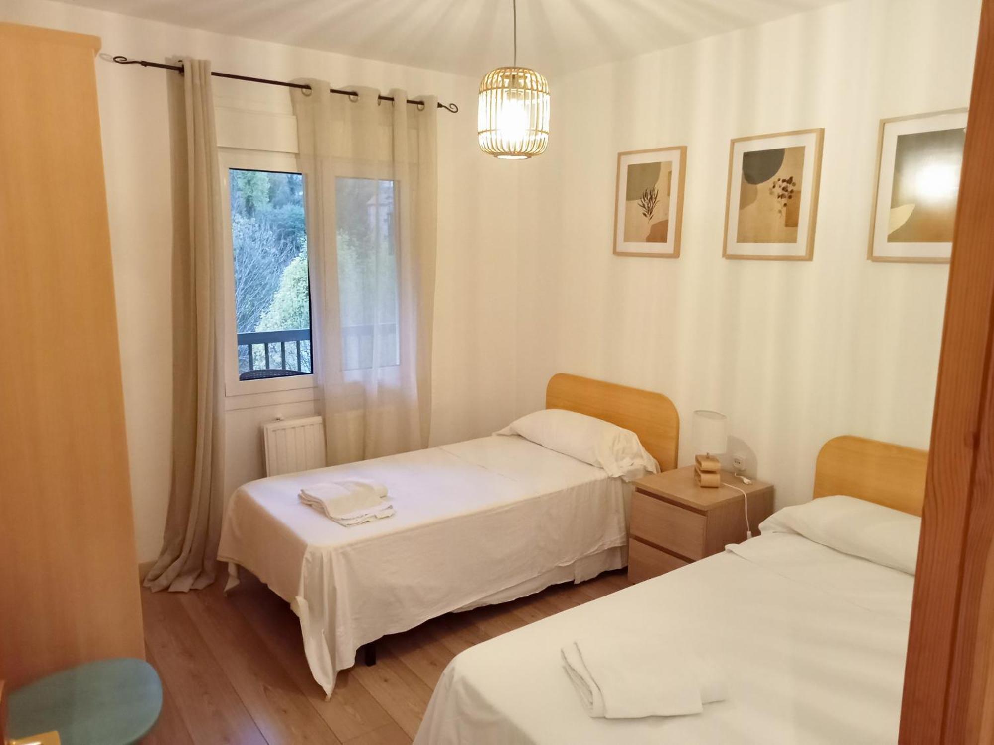 Apartamentos Valle De Tena - Biescas 3000 المظهر الخارجي الصورة