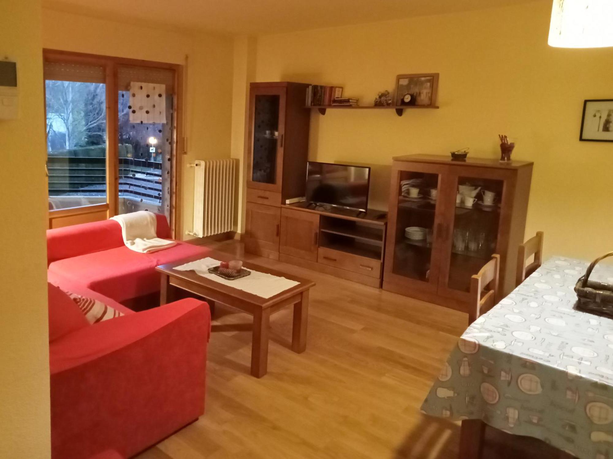 Apartamentos Valle De Tena - Biescas 3000 المظهر الخارجي الصورة