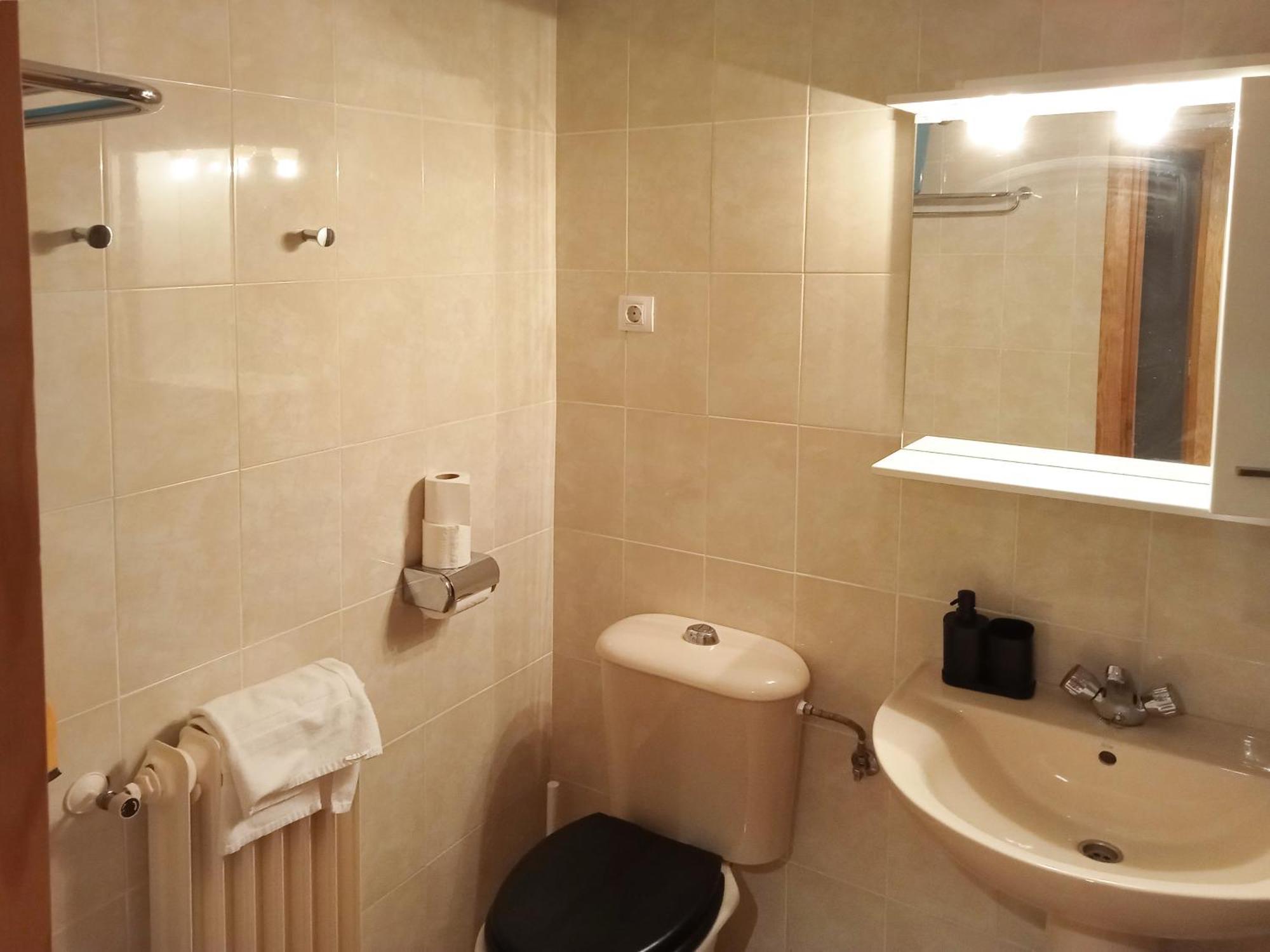 Apartamentos Valle De Tena - Biescas 3000 المظهر الخارجي الصورة
