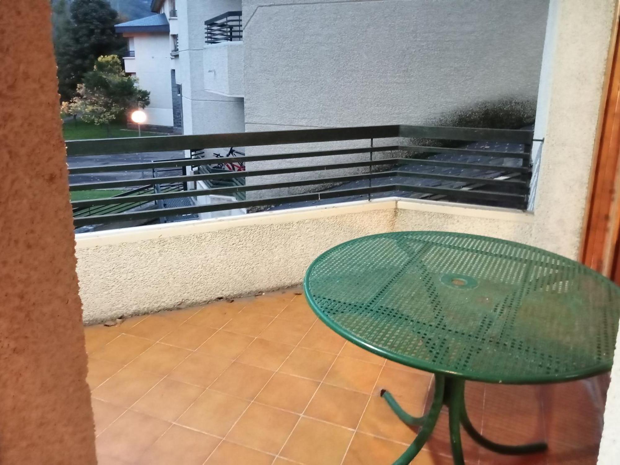 Apartamentos Valle De Tena - Biescas 3000 المظهر الخارجي الصورة