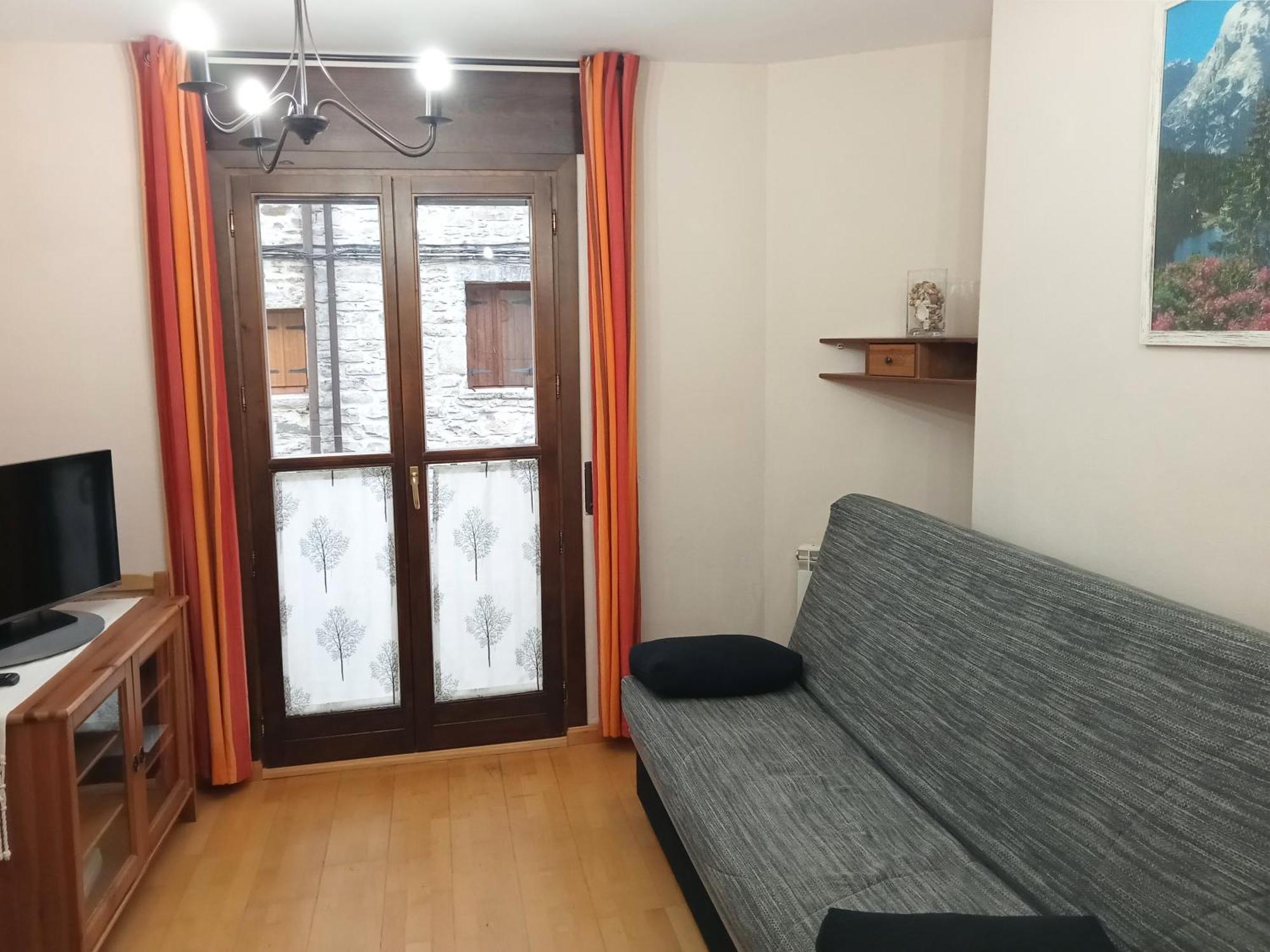 Apartamentos Valle De Tena - Biescas 3000 المظهر الخارجي الصورة