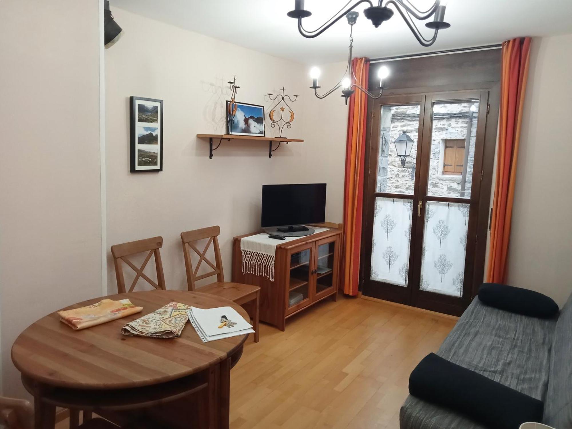 Apartamentos Valle De Tena - Biescas 3000 المظهر الخارجي الصورة