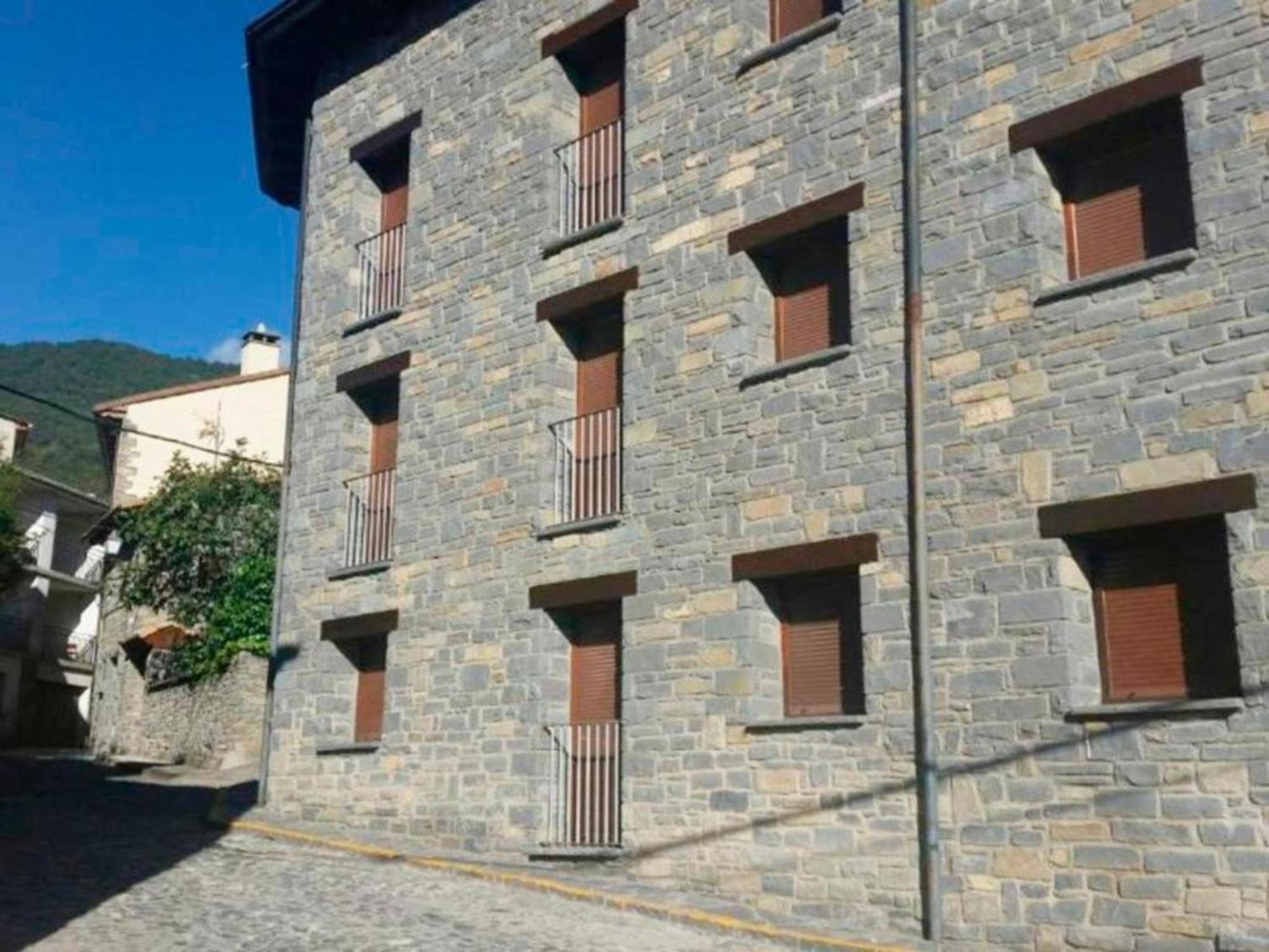 Apartamentos Valle De Tena - Biescas 3000 المظهر الخارجي الصورة